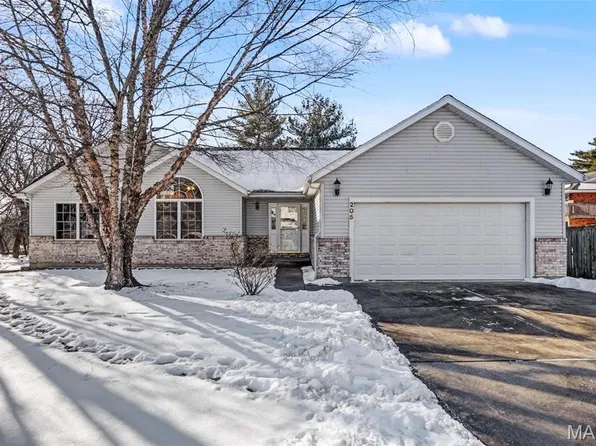 205 Adams Ct, New Haven, MO 63068