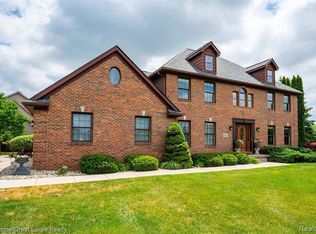 6036 Green Bank Dr, Grand Blanc, MI 48439