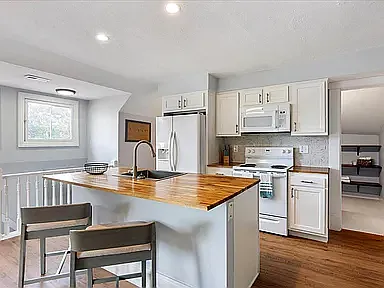1 bed, 1100 sqft, $1,310 — Photo 3