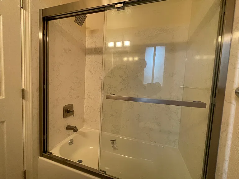 547 Grand Ave #4 — Photo 8