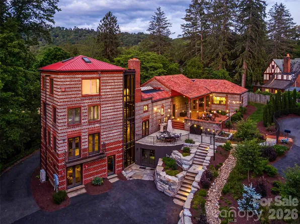 24 Kimberly Ave, Asheville, NC 28804