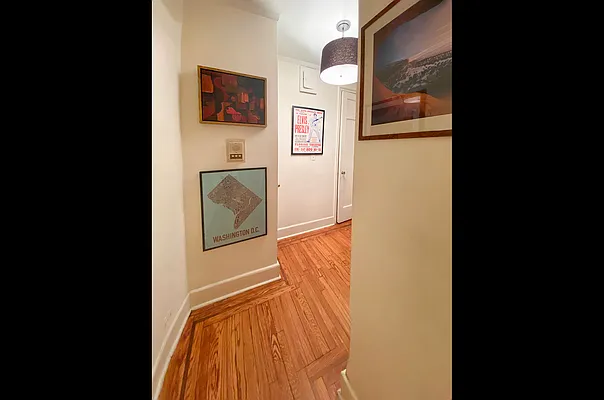 Rented by Coldwell Banker Warburg | media 11