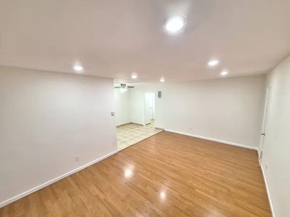 Oxnard Gardens, 14015 Oxnard St #6, Van Nuys, CA 91401