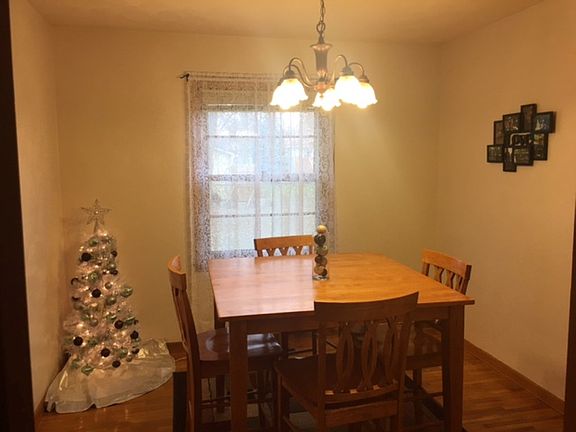 3rd image of 804 N Nixon Ave