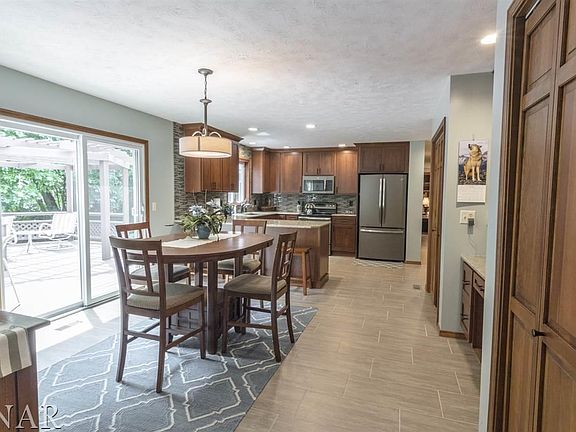 5th image of 1905 Berrywood Ln