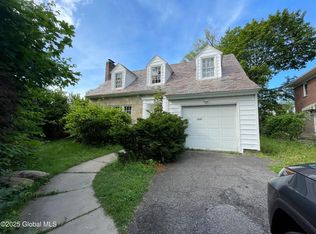 1807 Randolph Rd, Schenectady, NY 12308