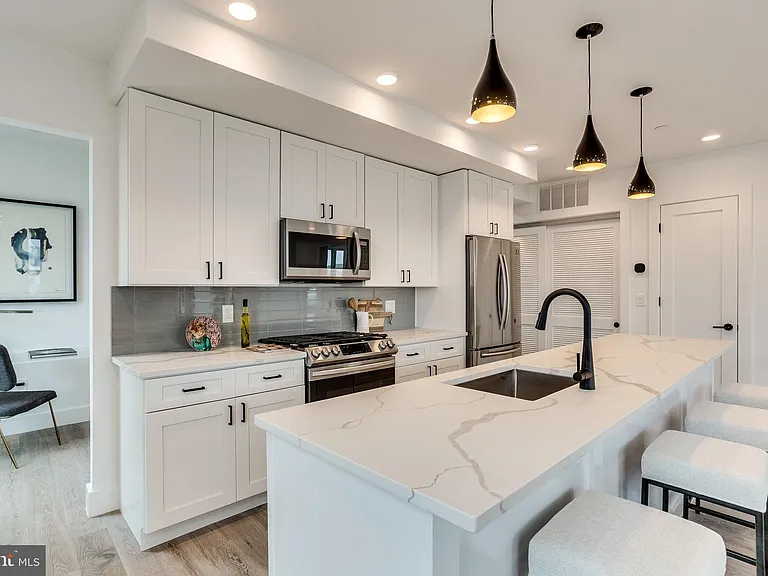 646 Newton Pl NW #303 — Photo 11