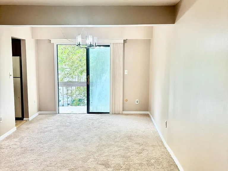 R2 Avon Dr — Photo 2