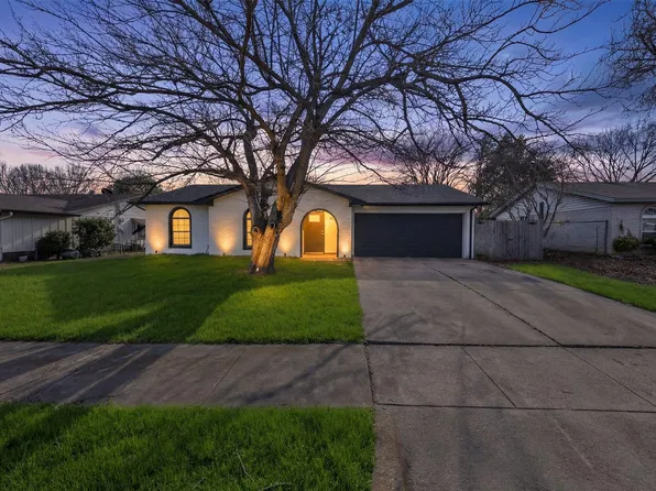 521 NW Ann Lois Ln, Burleson, TX 76028