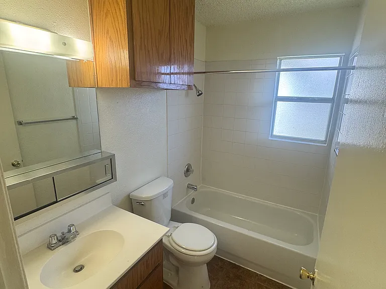625 Tarasco St #625 — Photo 5