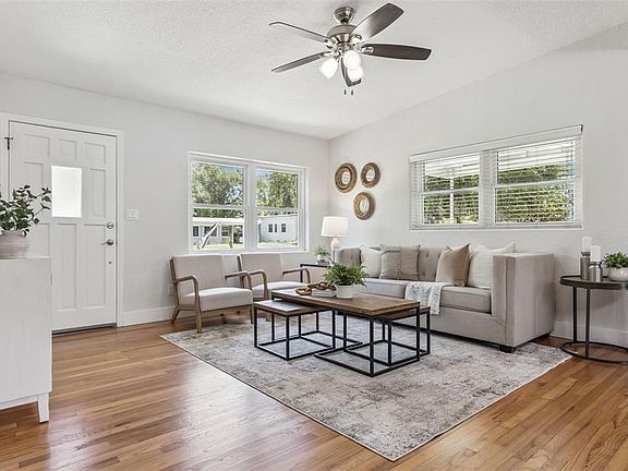 2nd image of 2817 Pickfair St