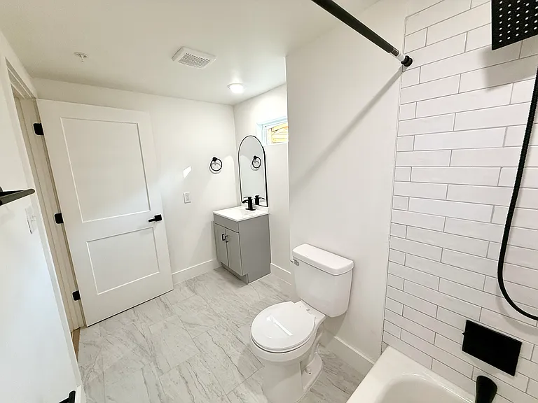 2204 W San Antonio St #3 — Photo 15