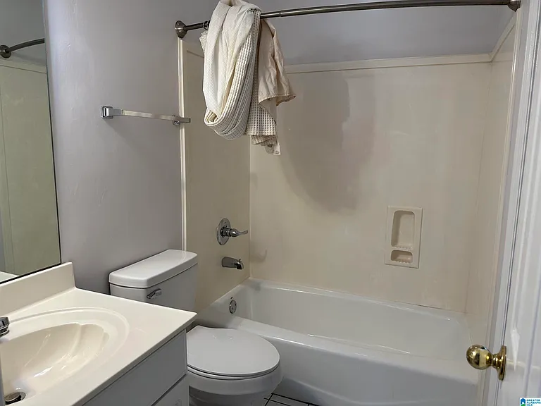 1715 Columbiana Ln — Photo 30