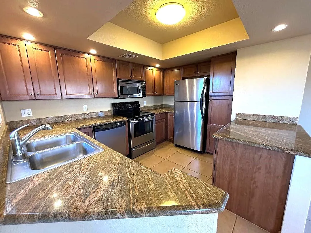 2 bed, 1017 sqft, $1,620 — Photo 1