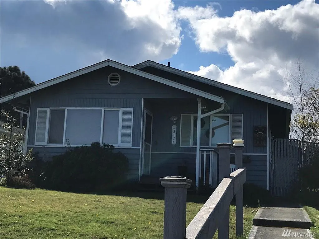 312 E 10th St photo 1