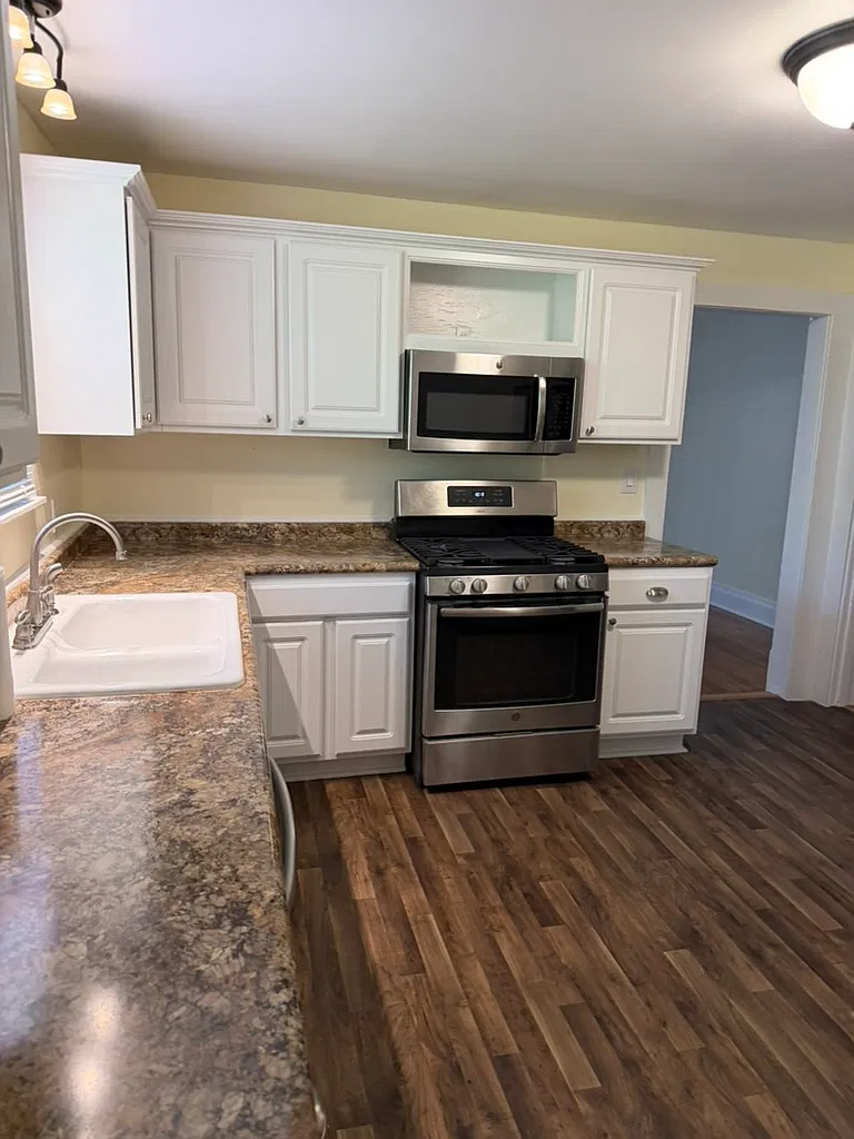 2 bed, 1100 sqft, $2,400 — Photo 4
