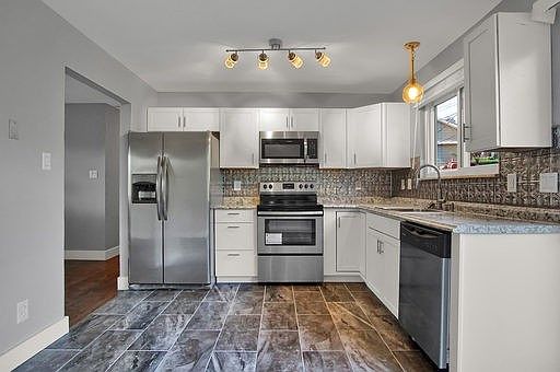 1st image of 2370 Ida Ln #0