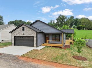 141 Peyton Elaine Rd, Clyde, NC 28721