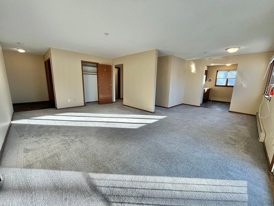201 N Summit Ave