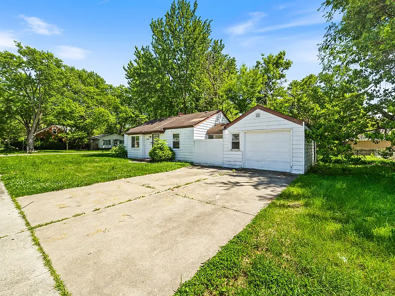16802 Bulger Ave — Photo 12