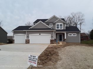 11304 Traverse Dr, Grand Ledge, MI