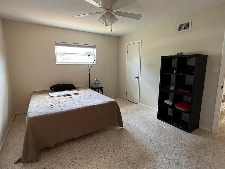 987 Kings Post Rd — Photo 15