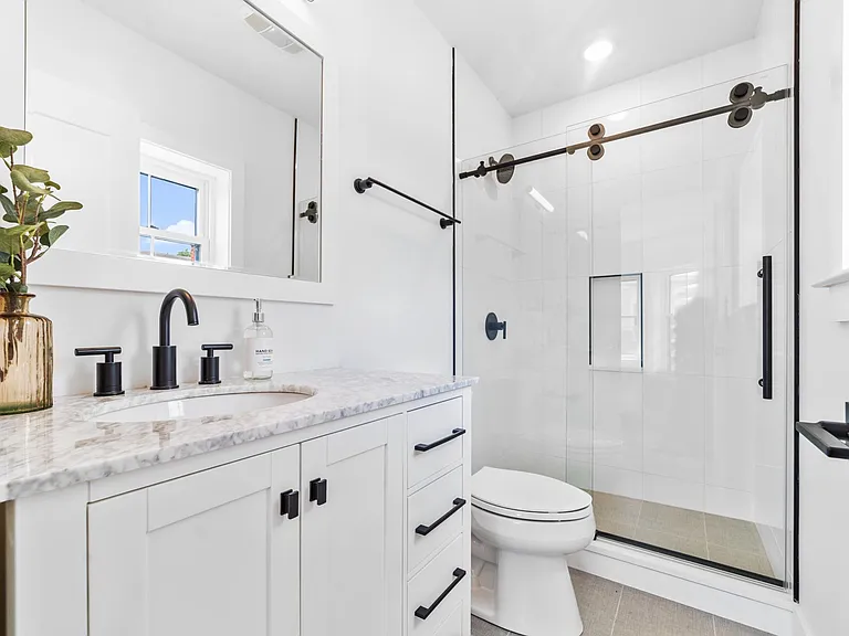 208 Spencer Ave #7 — Photo 23