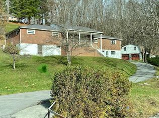 2581 Brushfork Rd, Bluefield, WV 24701