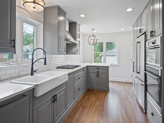 2nd image of 6114 N Lenox Ave