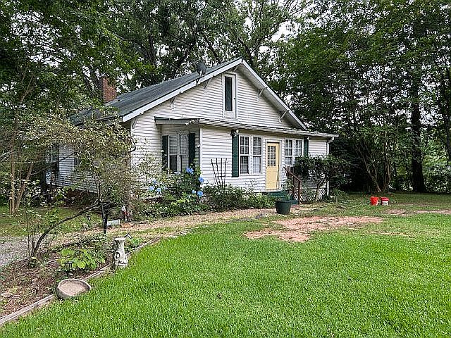 2nd image of 329 Gilbert Rd