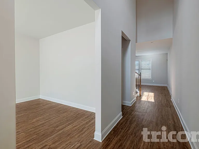 4035 Evelyn View Ct — Photo 5