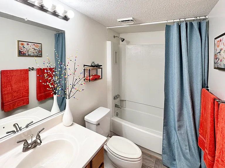 South Lake Apartments — Photo 9