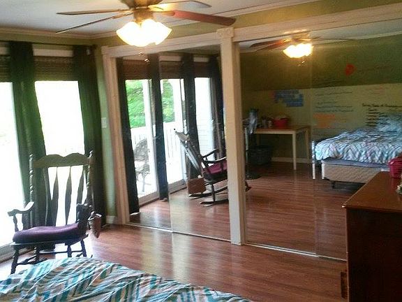 upstairs bedroom 1