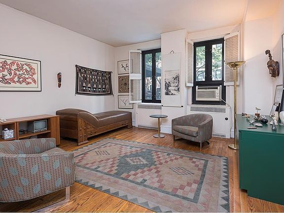 3rd image of 180 E 79th St APT 1A