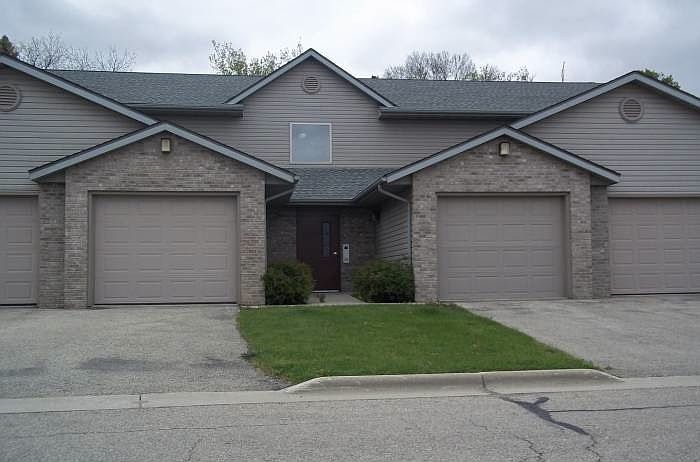 2nd image of 5210 Paulson Ct APT 1