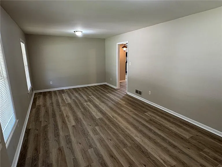 5594 Laurel Ln NW — Photo 25