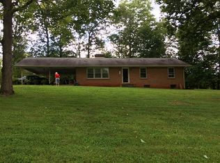 114 Crestwood Dr, Pilot Mtn, NC 27041