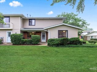 135 Fairlane Ct #262, Bloomingdale, IL 60108