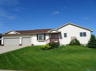 401 S Susan Ave, Crooks, SD 57020