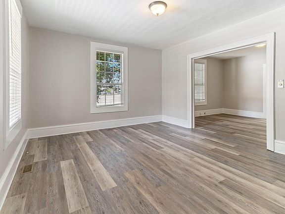4th image of 1103 Pettis Pl