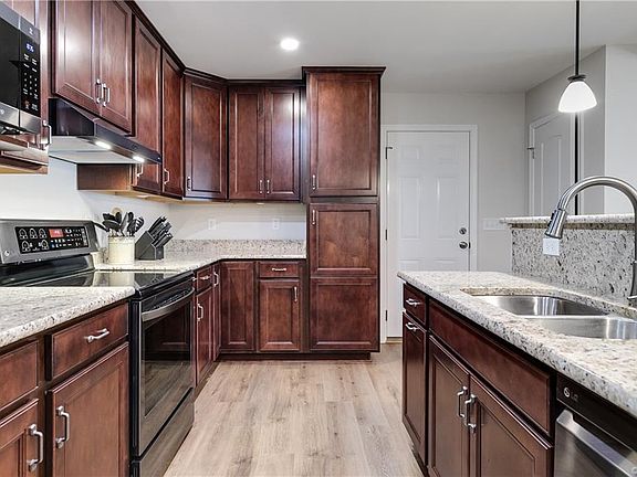 4th image of 6446 Little Sorrel Dr