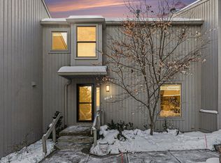 2176 Overlook Ct, Ann Arbor, MI 48103