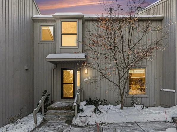 2176 Overlook Ct, Ann Arbor, MI 48103