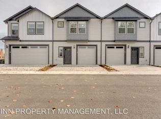 8215 NE 6th St, Vancouver, WA 98664