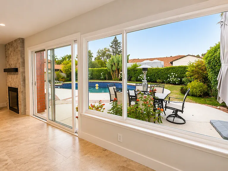 View form Living room to Backyard