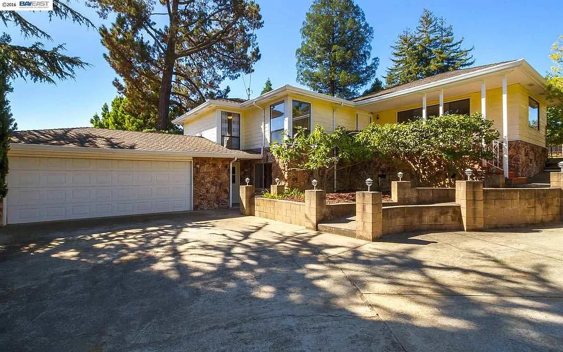 17823 Walnut Rd photo 1