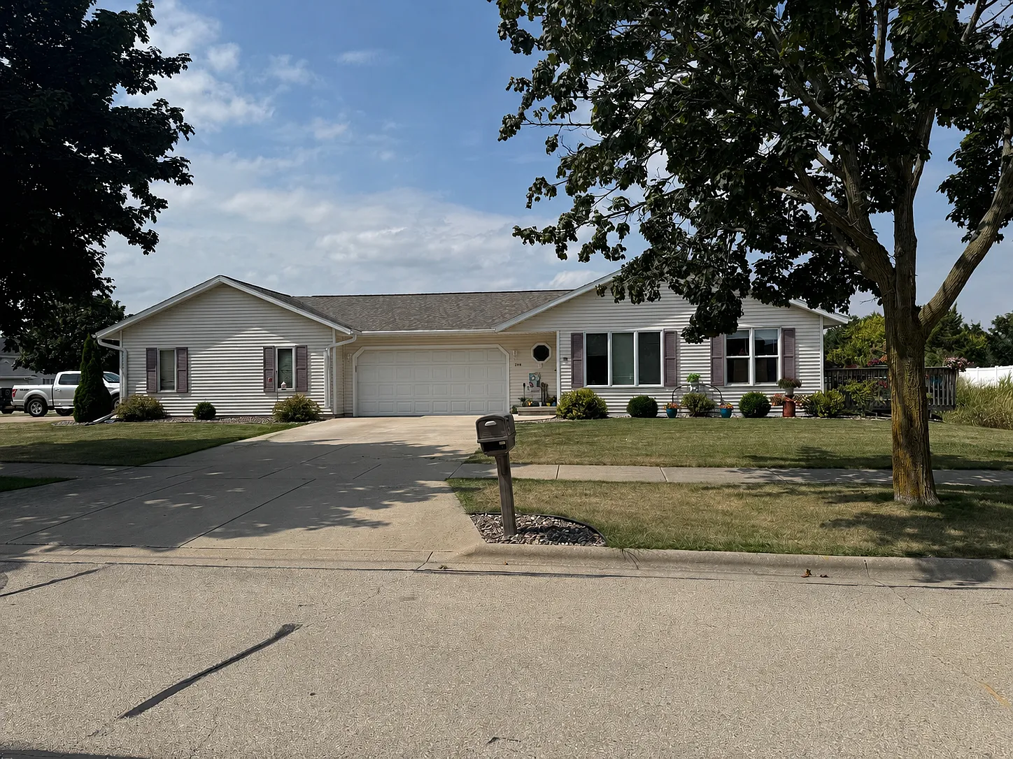 296 Desplaine Rd — Photo 2