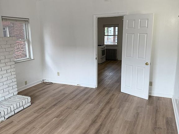5th image of 417 Semple St #1