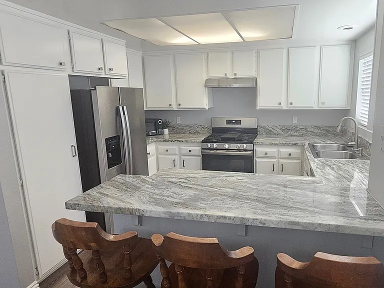 breakfast bar
