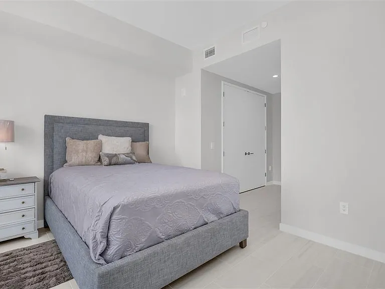 400 Central Ave #1204 — Photo 32